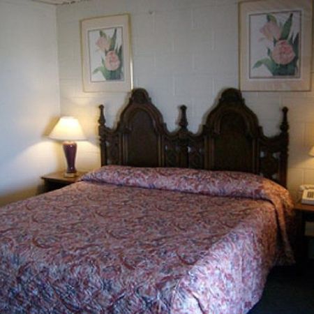Knights Inn & Suites - Canyon Room photo