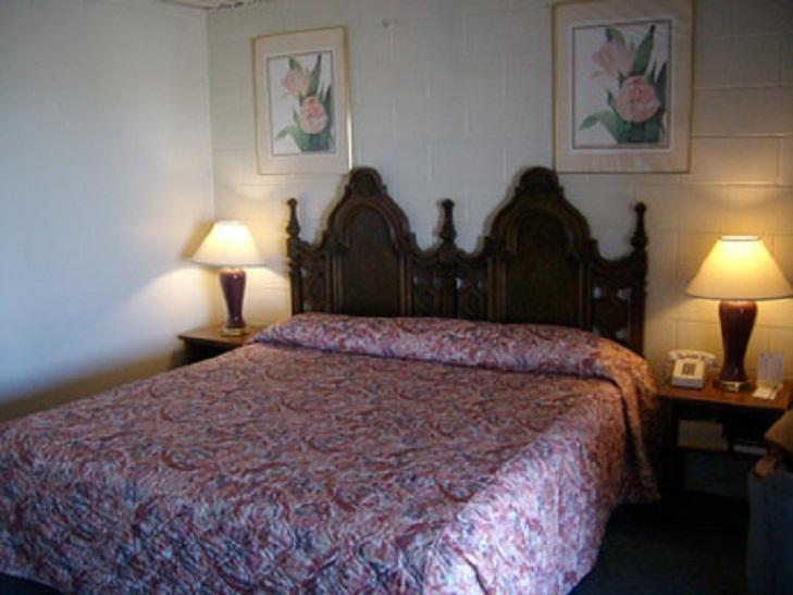 Knights Inn & Suites - Canyon Room photo