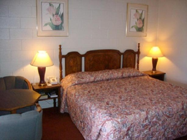 Knights Inn & Suites - Canyon Room photo